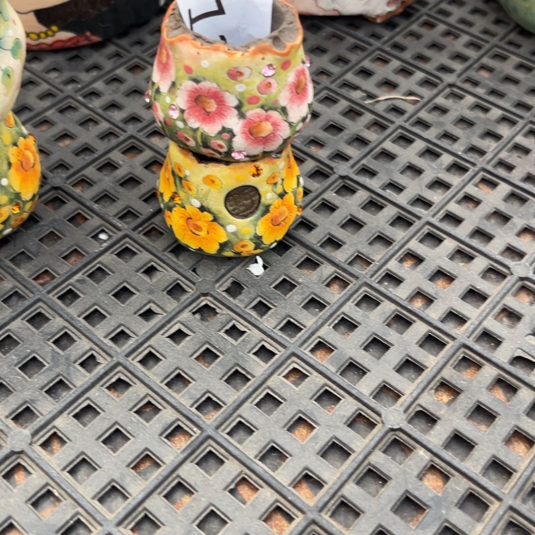 洪***儿313多肉花盆2个80元