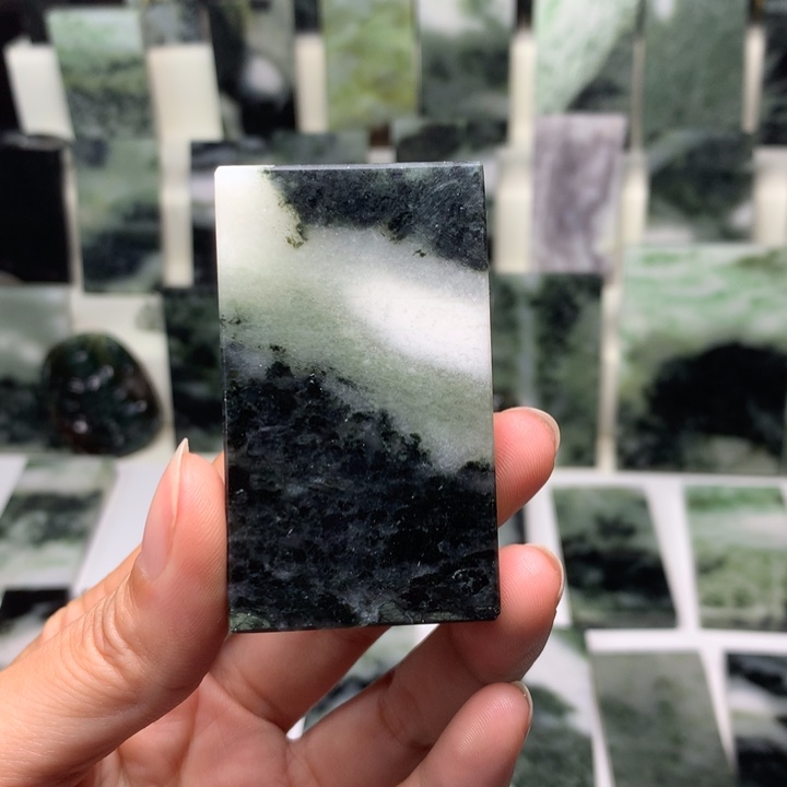 独山玉颈饰未镶嵌大**杨