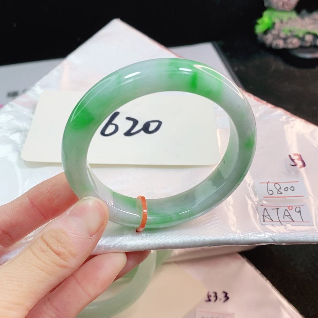 翡翠手镯未镶嵌5354535453