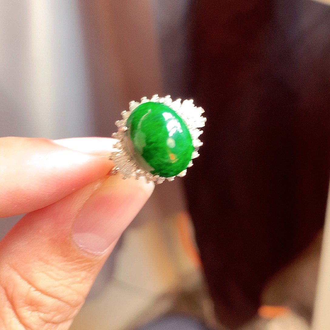 翡翠手镯未镶嵌缅甸翡翠