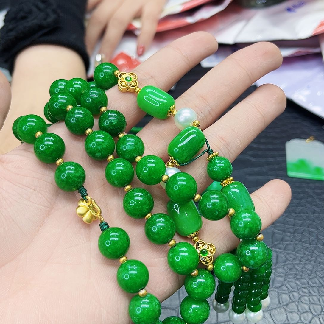 翡翠手镯未镶嵌多样性