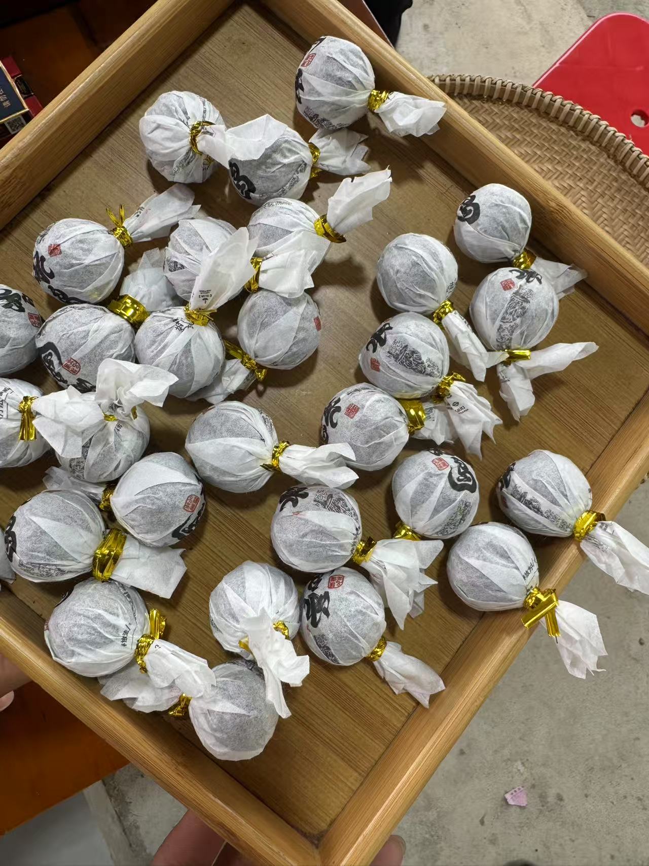 2016年 冰岛老寨后山 300年树龄 头春 普洱生茶 龙珠
