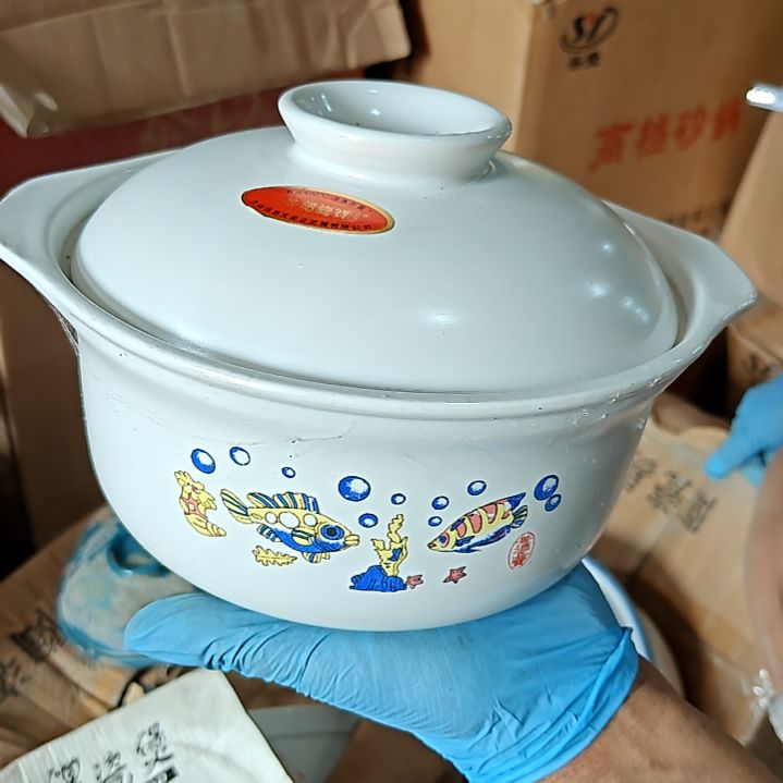 瓷片盘子碗茶壶啥都有