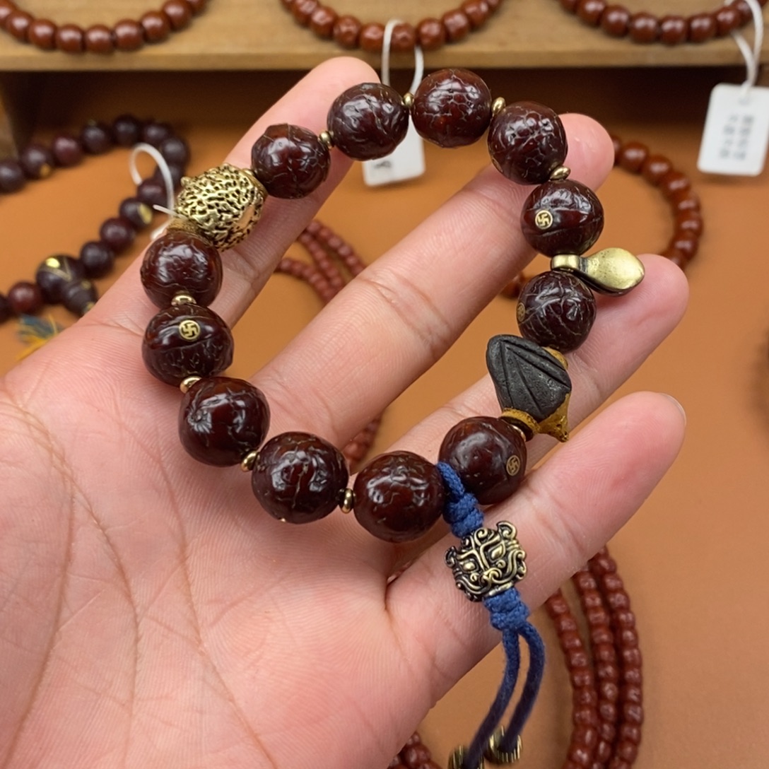 猴头核桃吊坠尼泊尔凤眼