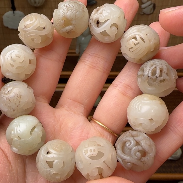 嵩***涵和田玉未镶嵌颈饰