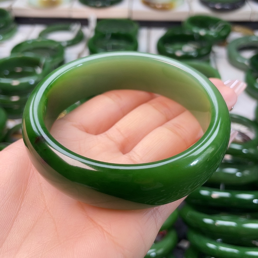 和田玉（碧玉）手镯未镶嵌