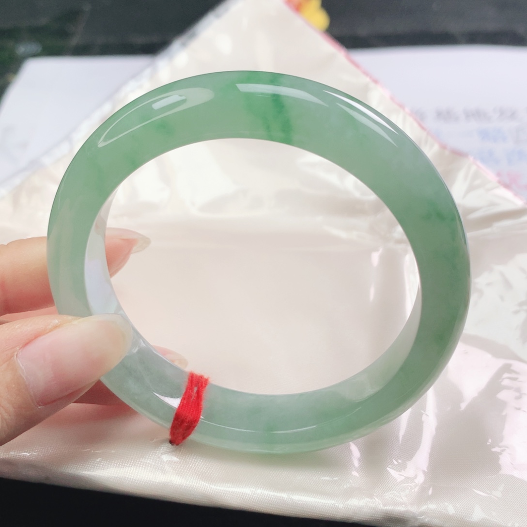 翡翠未镶嵌手镯翡翠56.2冰绿飘绿花正圈