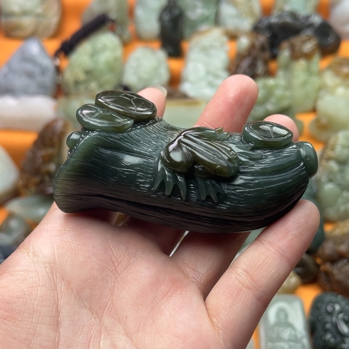 和田玉（糖玉）颈饰未镶嵌