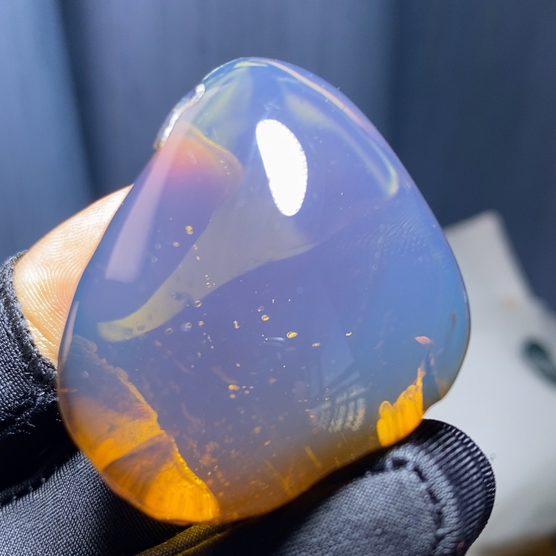 琥珀未镶嵌裸石。。。