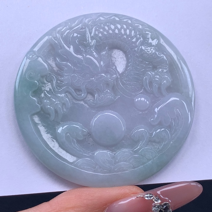 颈饰未镶嵌翡翠龙牌