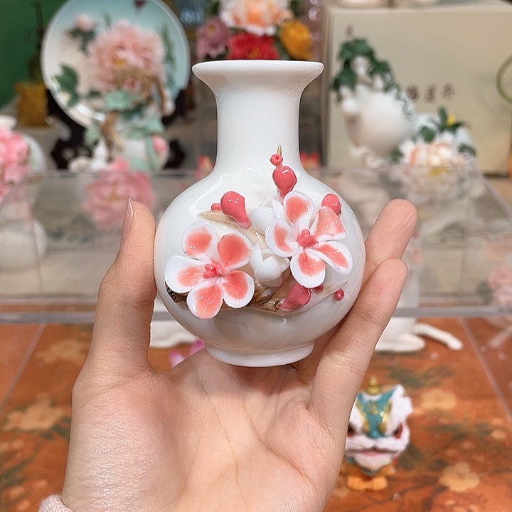 手工陶瓷精致摆件