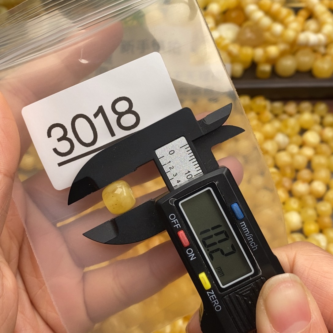 蜜蜡珠宝奇石未镶嵌