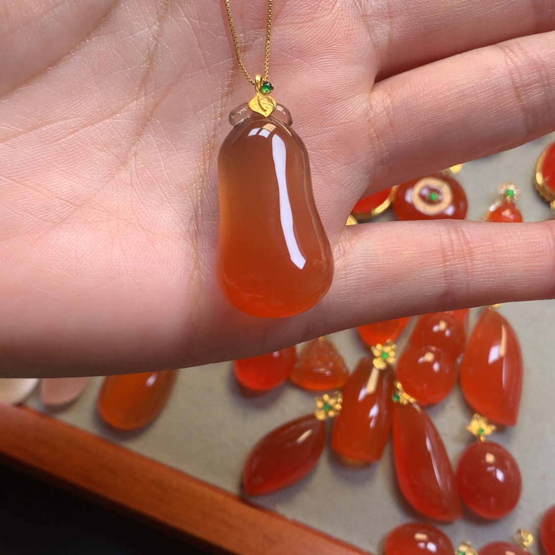 爱***)南红玛瑙未镶嵌颈饰