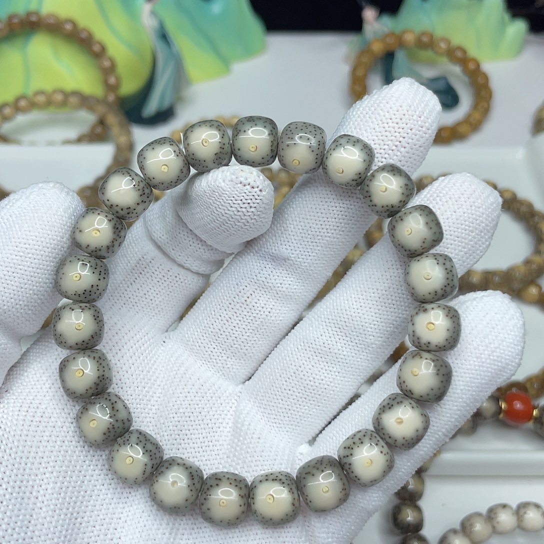 星月菩提手串.38。10/9绿包白黄金瞳毕业