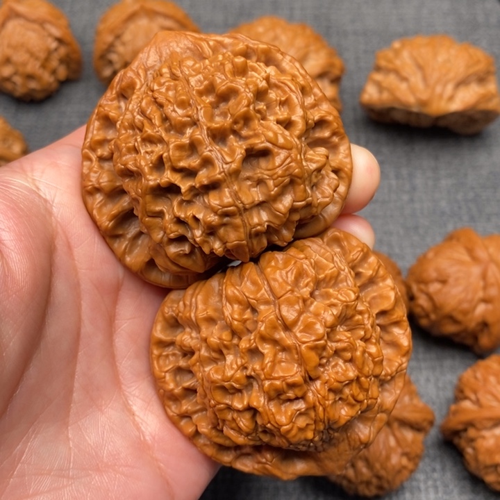 白***地吊坠文玩核桃白兰地52官帽