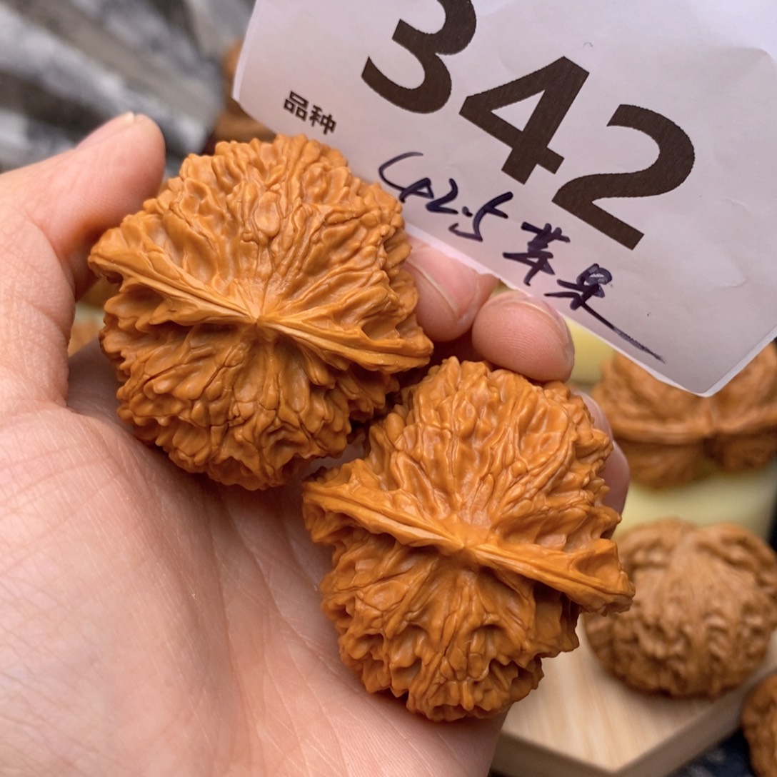 文玩核桃把件342号42.5苹果