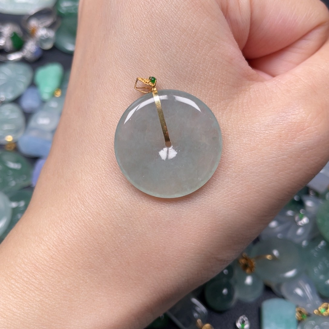 翡翠颈饰18K金镶嵌翡翠