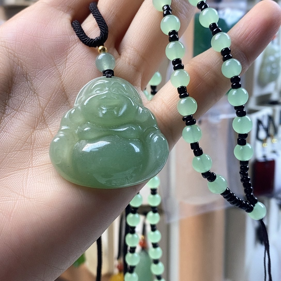 用***9石英岩玉未镶嵌颈饰