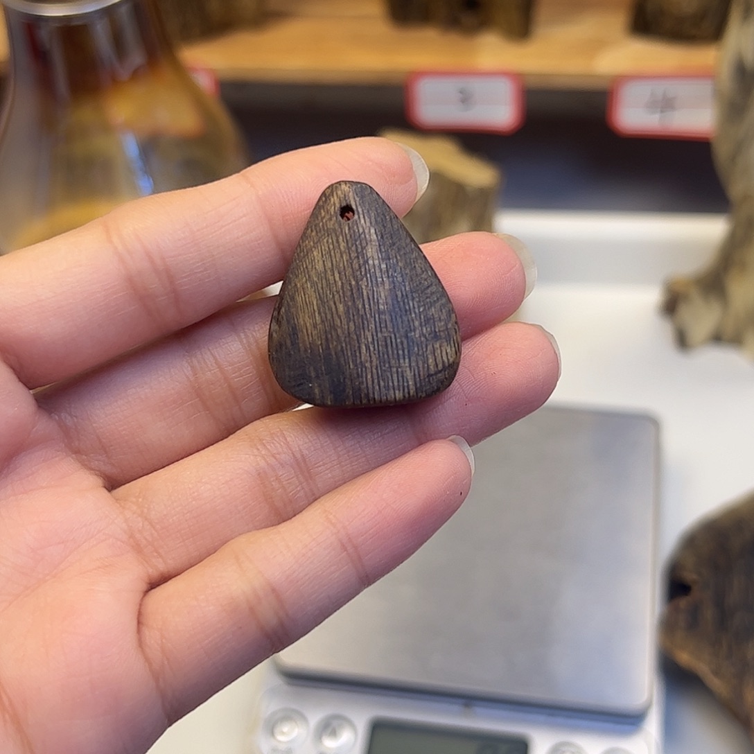 沉香吊坠白棋 3克 吊坠