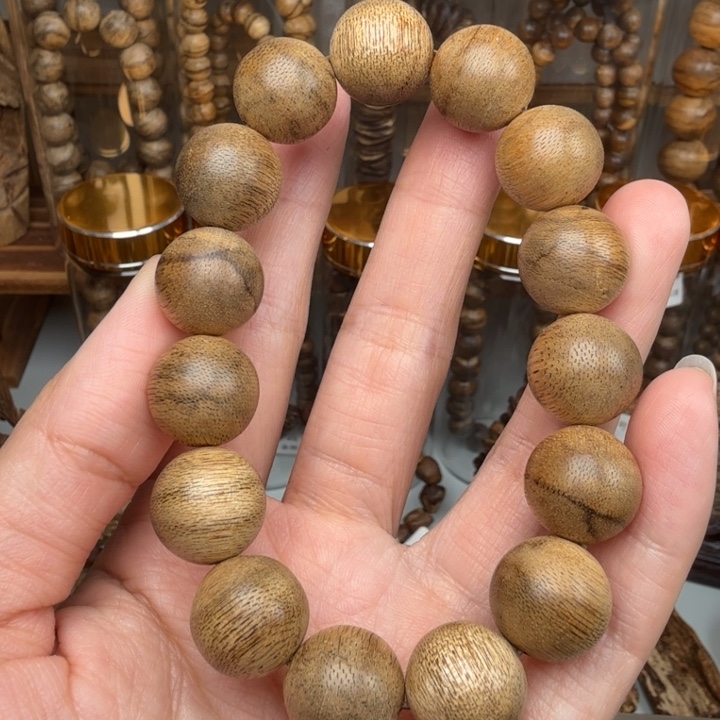 沉香碎屑沉香柬埔寨菩萨棋1.4+的