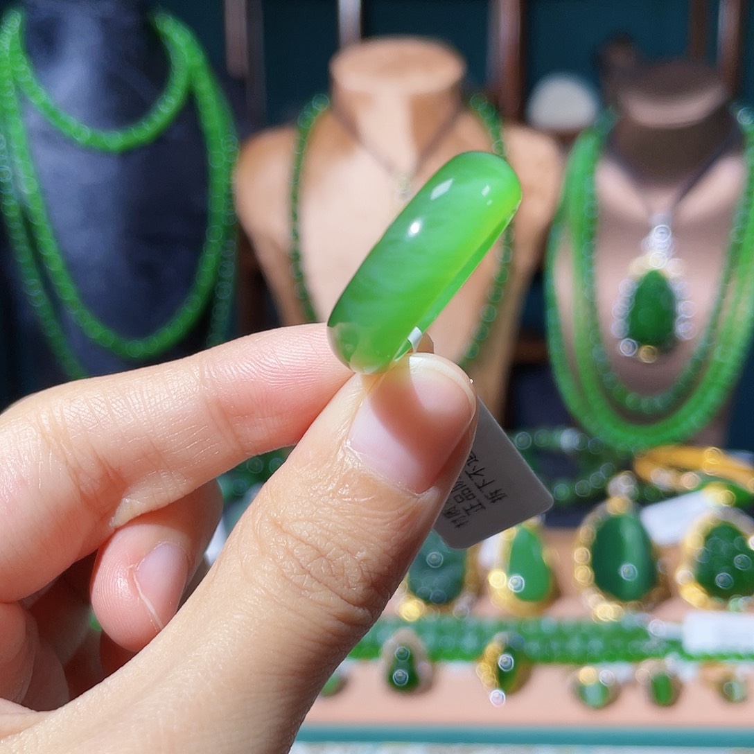 和田玉（碧玉）未镶嵌戒指