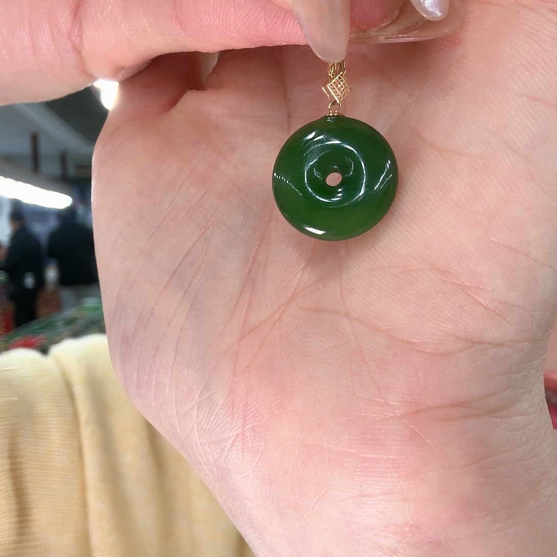 和田玉吊坠(不含链)18K金镶嵌