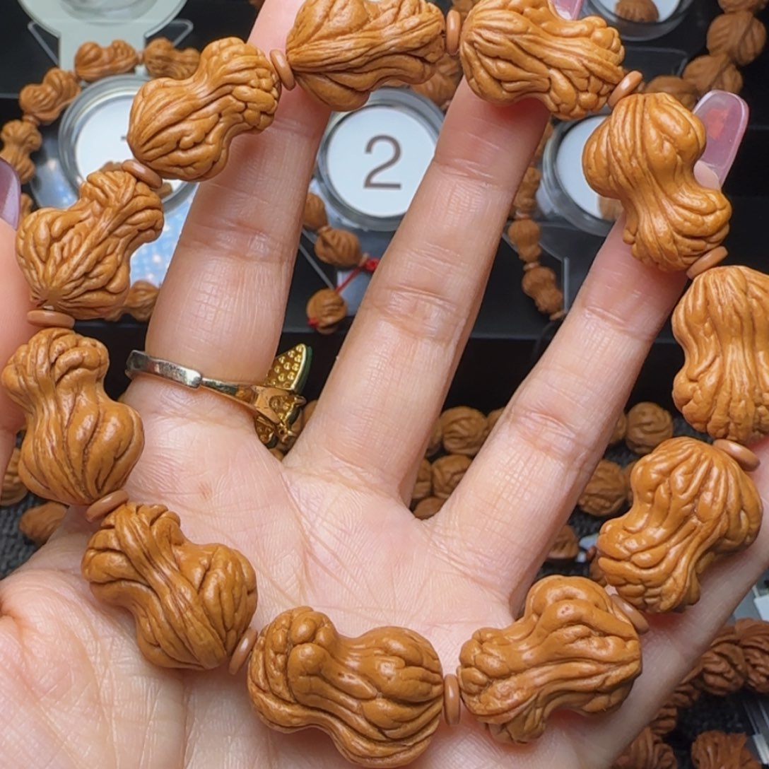 桃核吊坠花生手串