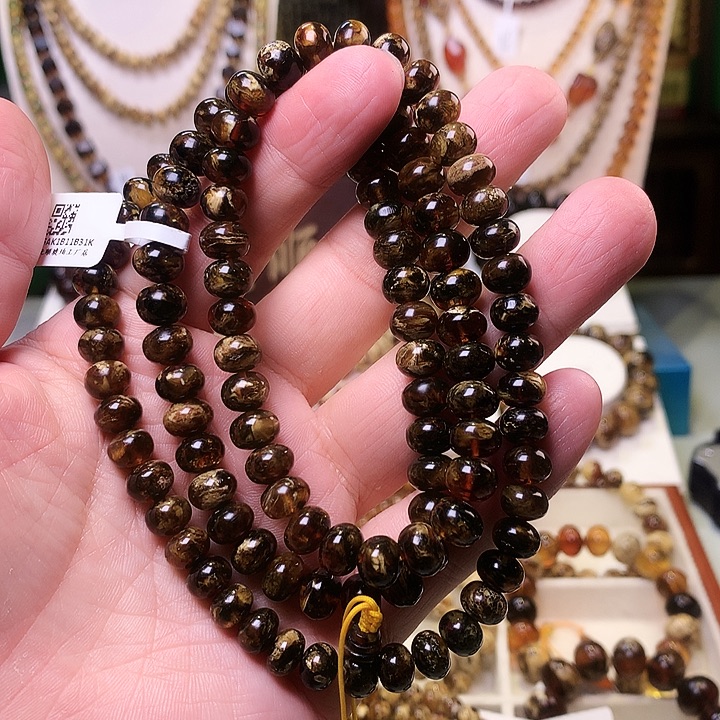 六***六琥珀未镶嵌裸石8+375