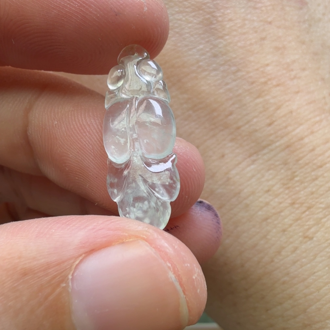 P***y翡翠未镶嵌颈饰125