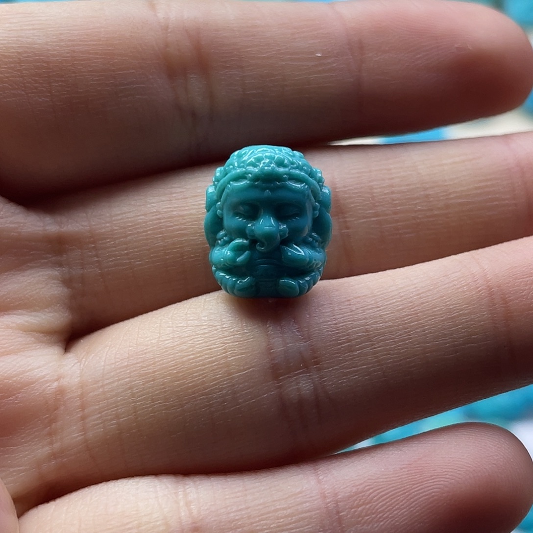 绿松石未镶嵌颈饰