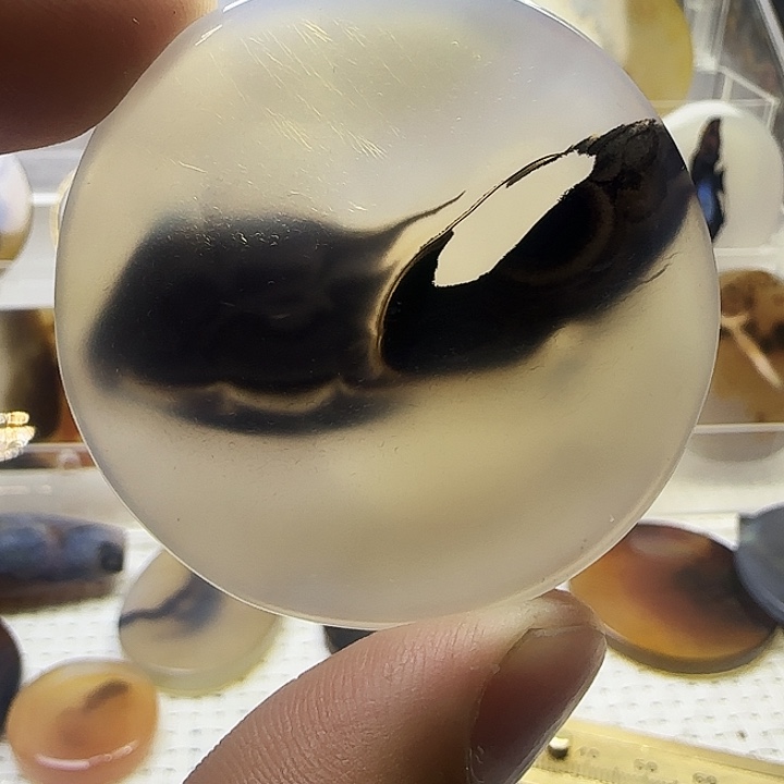 玛瑙/玉髓未镶嵌珠宝奇石