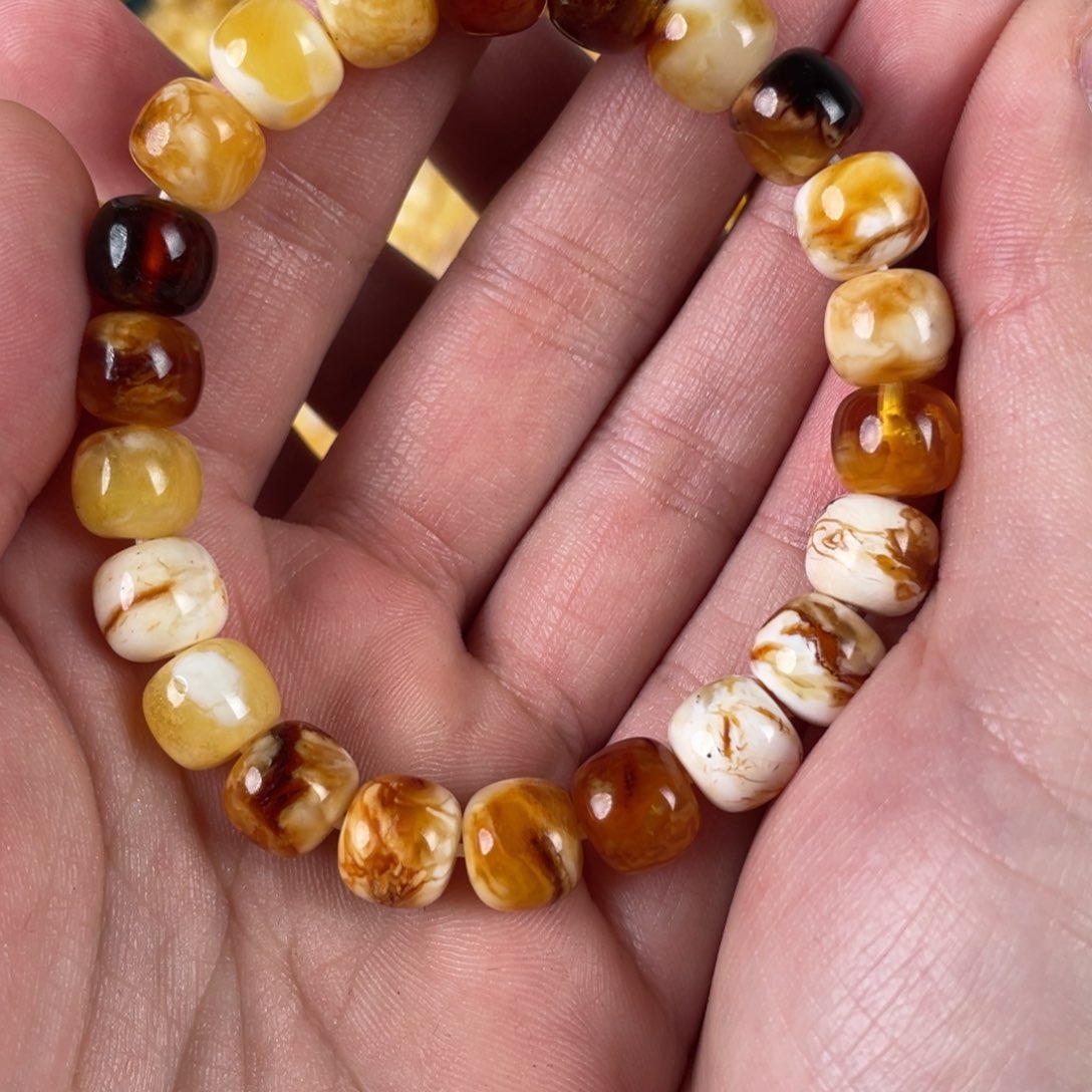 蜜蜡裸石未镶嵌沁体单圈10+