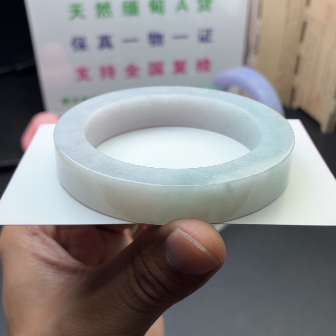 定制翡翠未镶嵌翡翠手镯