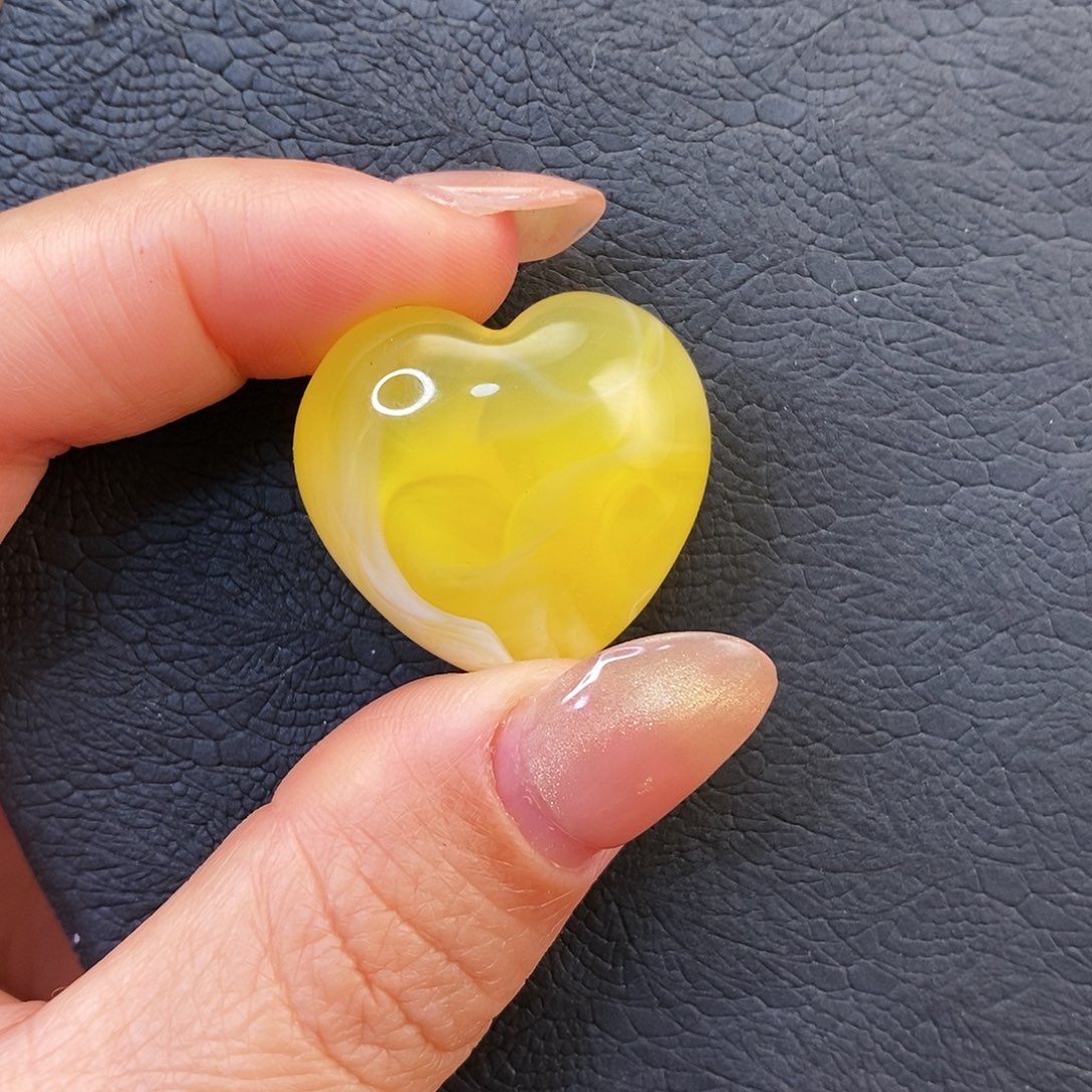 【闪购商品】蜜蜡裸石未镶嵌爱心