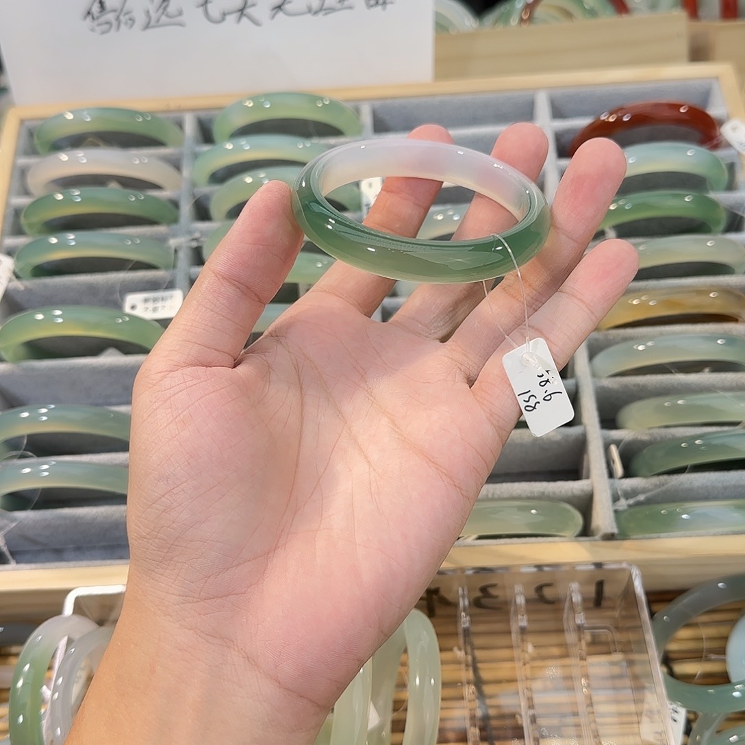 玛瑙/玉髓手镯未镶嵌圈口58.6