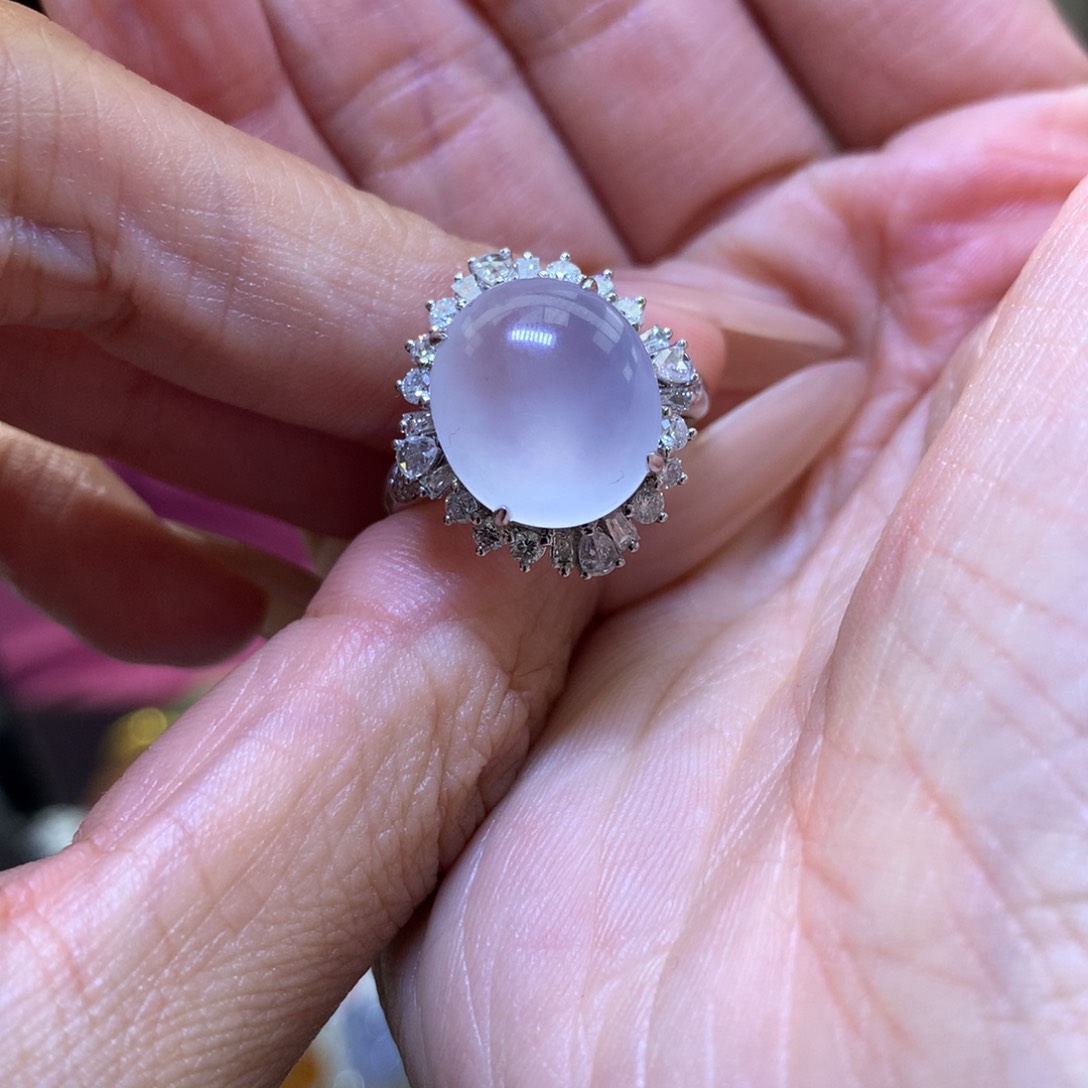 颈饰18K金镶嵌翡翠