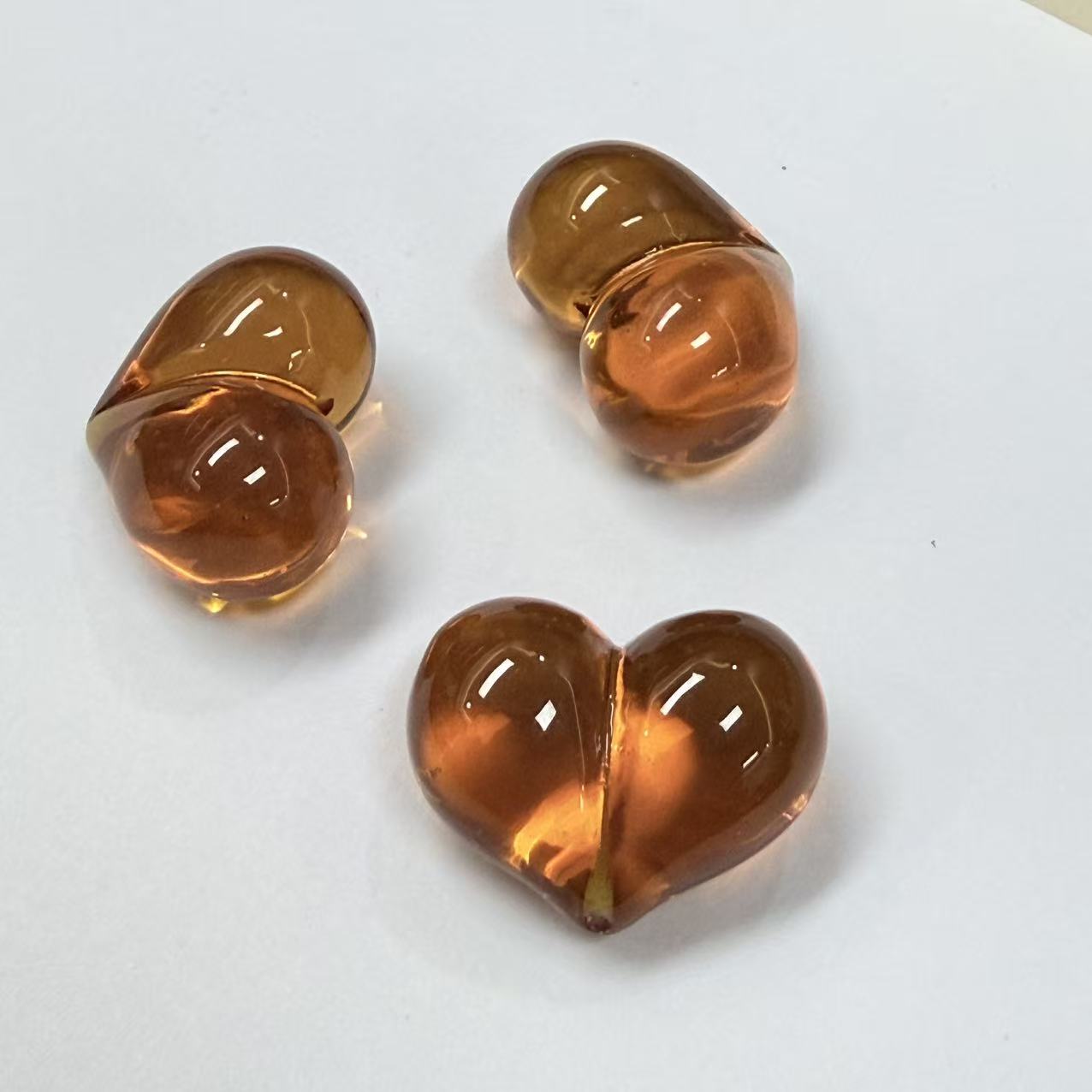 棕.珀 爱心屁桃吊坠*（多样性发一件）