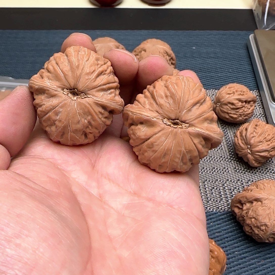 文玩核桃吊坠大*?铁锤40