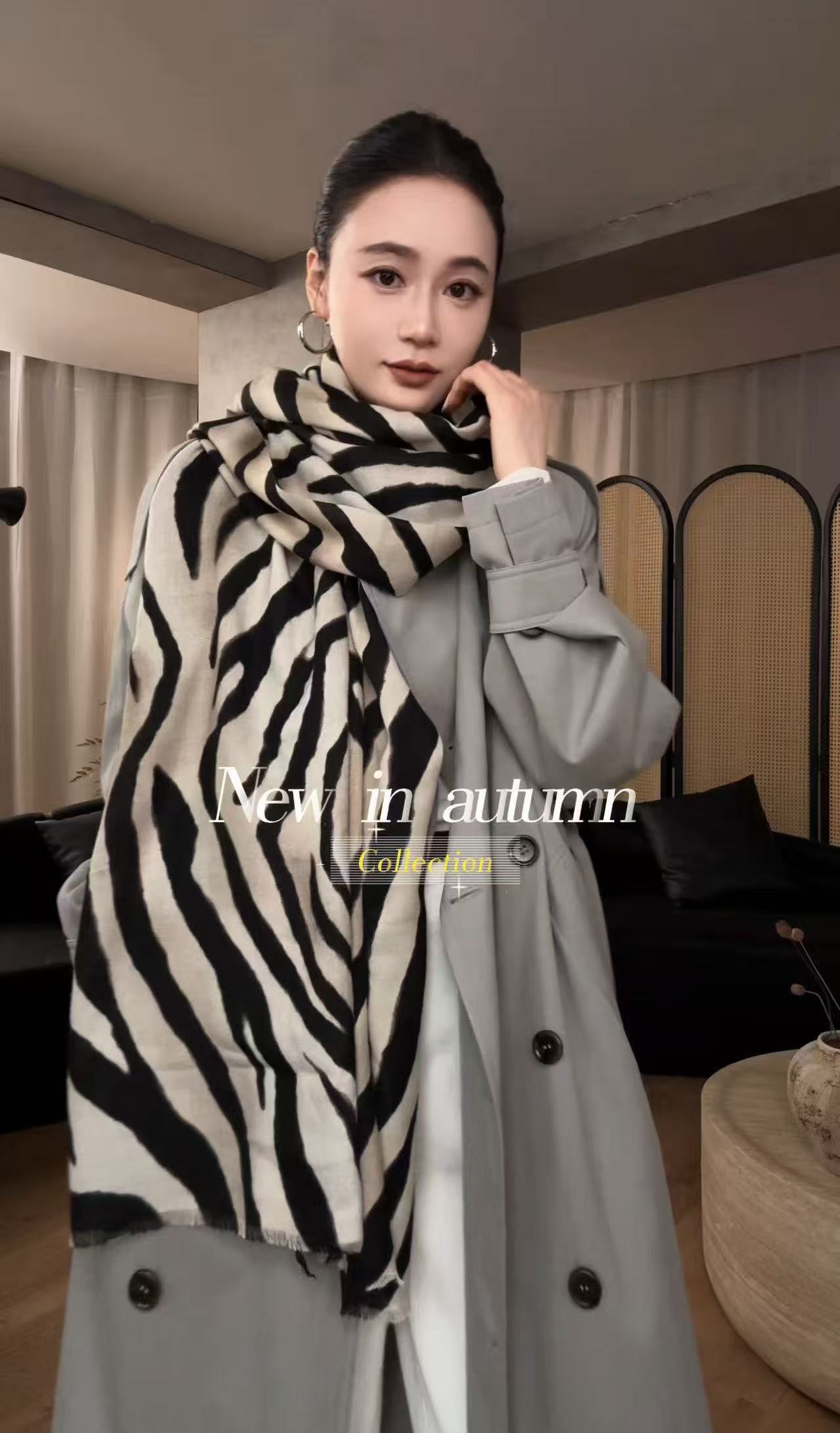 L'U'R/YI'YAO【城市雾都】极简双排扣翻领系带收廓锦棉风衣10654