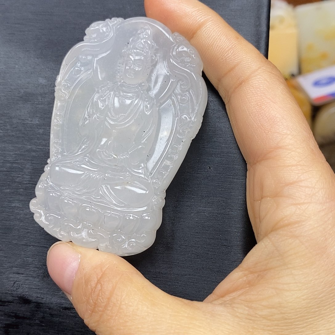 石英质玉（黄龙玉）颈饰未镶嵌