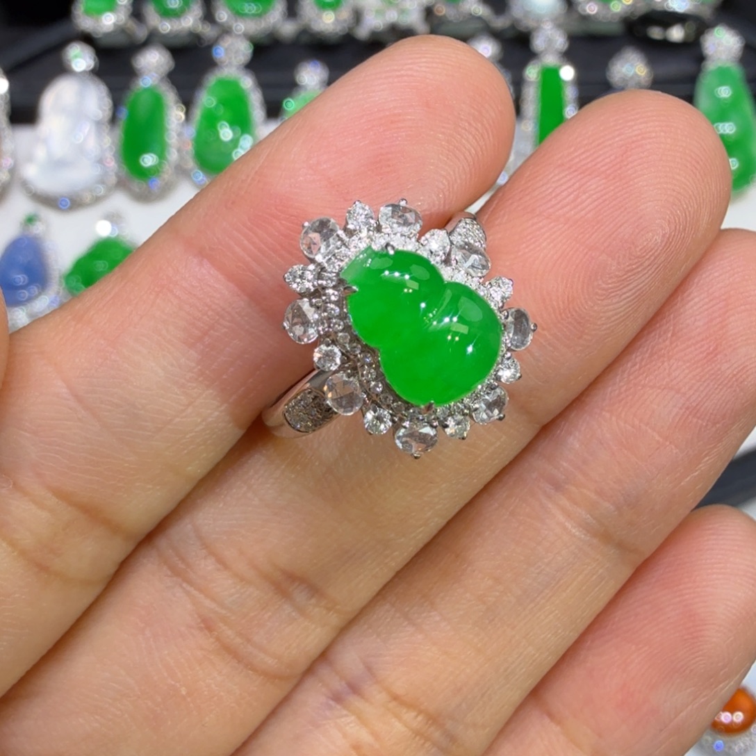 翡翠18K金镶嵌戒指收到货48小时鉴赏期