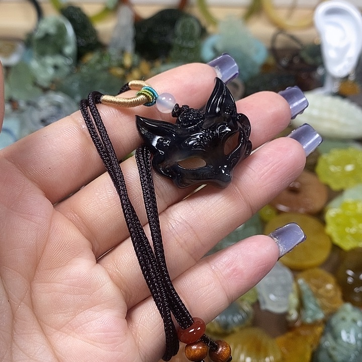 蛇纹石玉吊坠未镶嵌