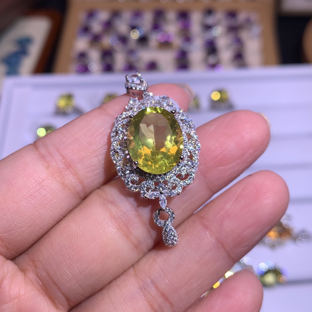 【闪购商品】水晶戒指银S925镶嵌小*?戒指