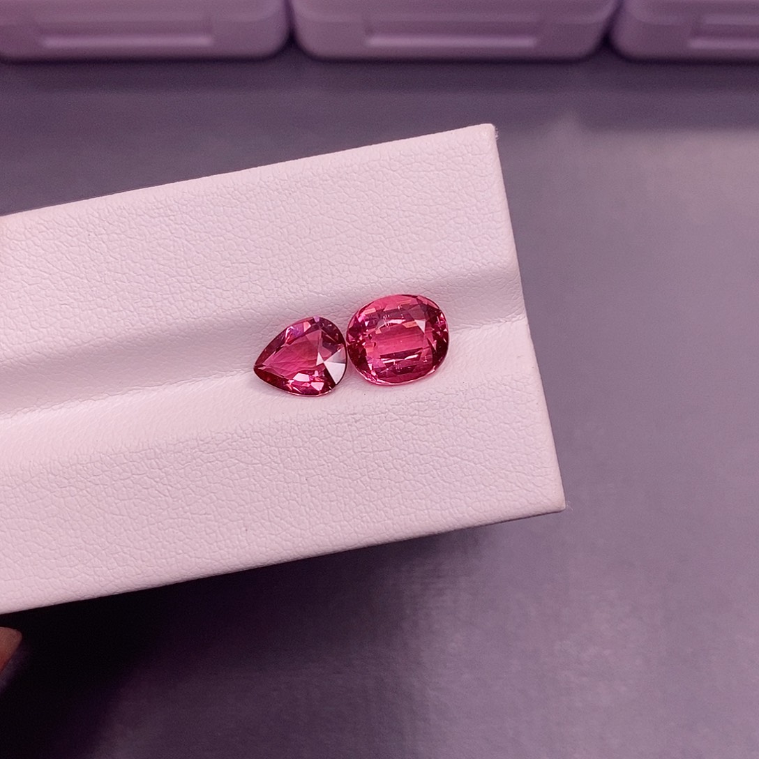 未镶嵌裸石碧玺550一克拉，仅供展示，挑好上定向