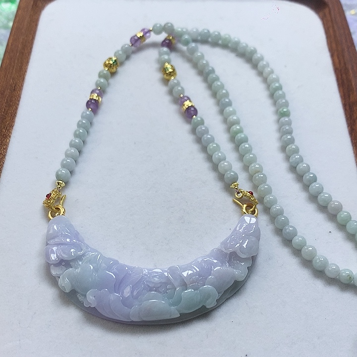 翡翠颈饰未镶嵌吊坠