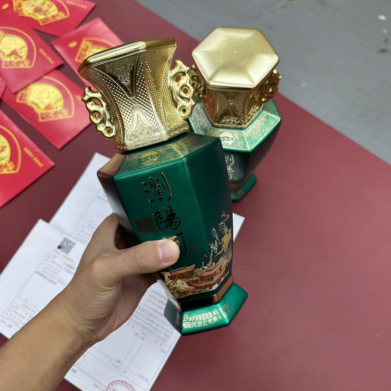 敦煌祥瑞大绿瓶酒瓶子52度500毫升空酒瓶摆件酒柜摆件