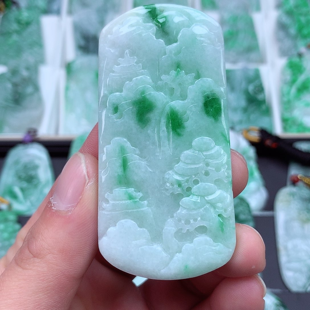 翡翠颈饰未镶嵌翡翠吊坠