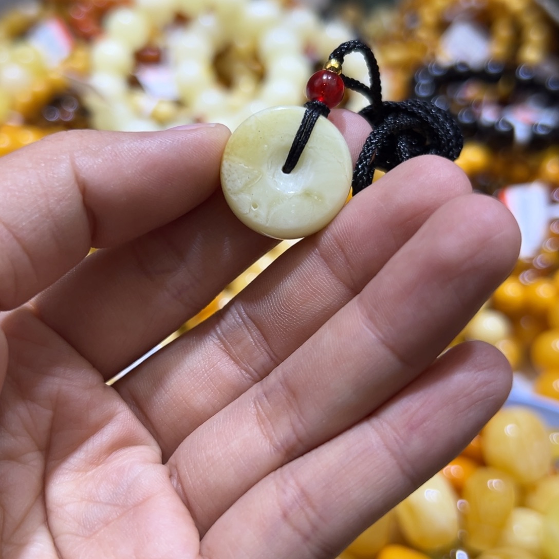 琥珀珠宝奇石未镶嵌