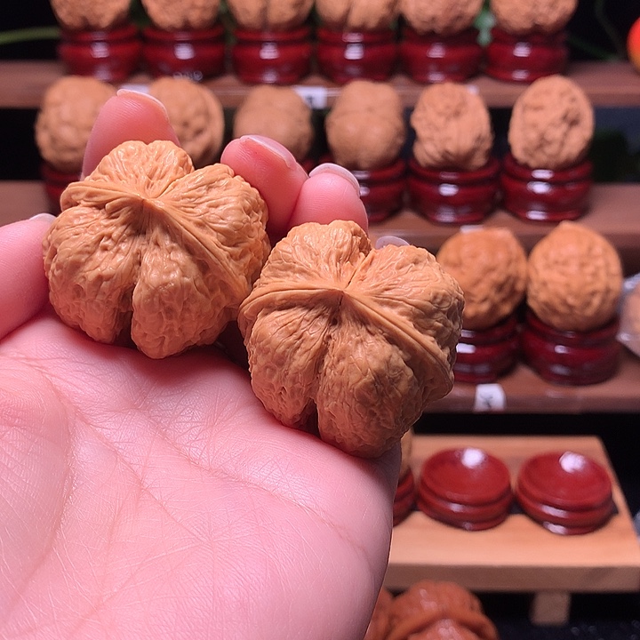 吊坠桃核连体蝴蝶39尺寸