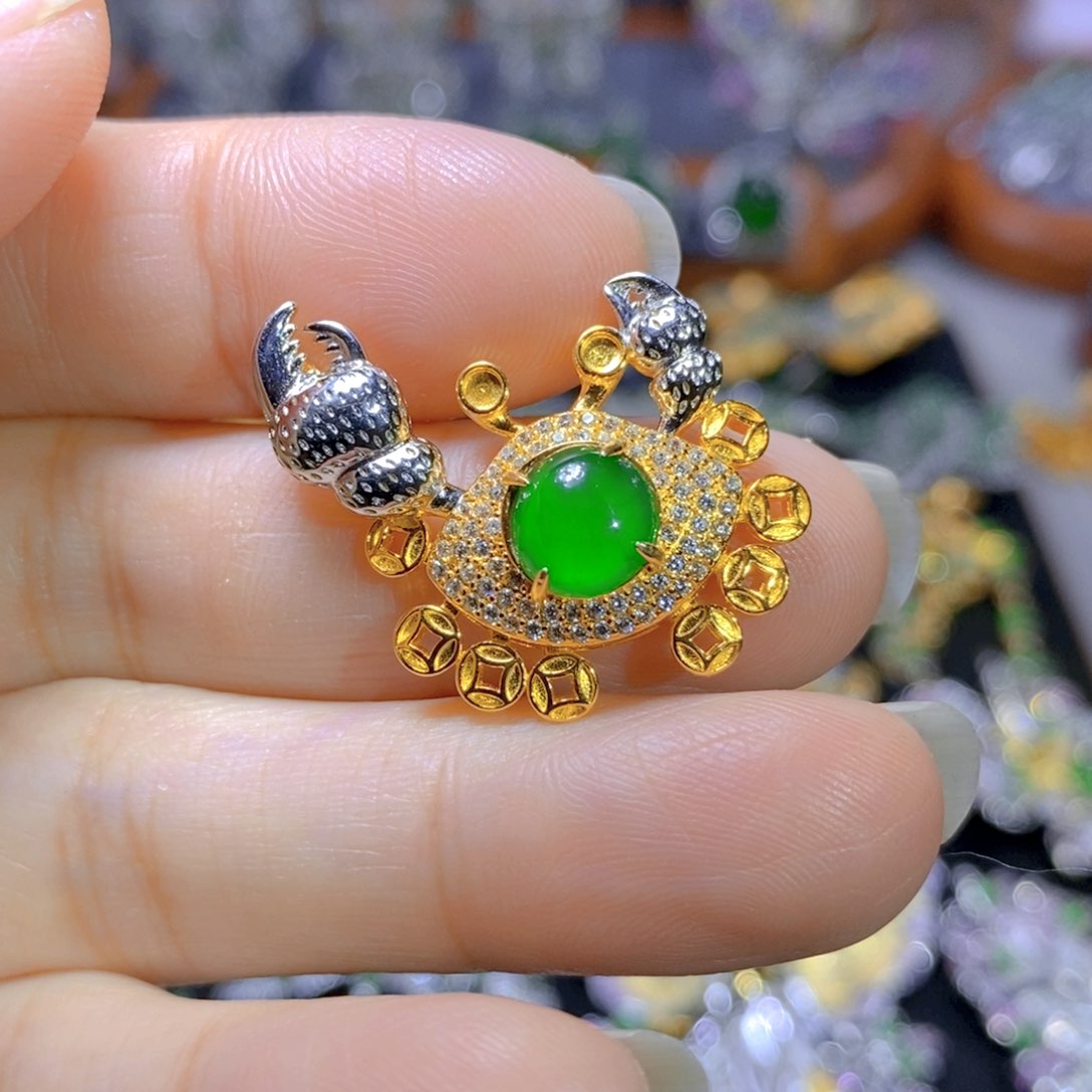 翡翠颈饰银S925镶嵌天然翡翠